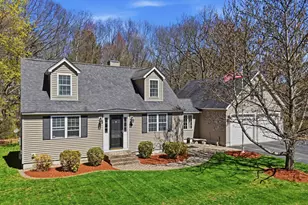 7 Vernon St, Hudson, NH 03051 - Photo 1