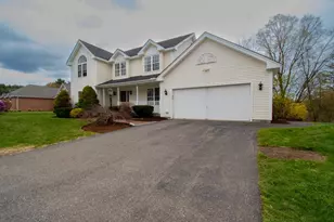 29 McLane Ln, Manchester, NH 03104 - Photo 1