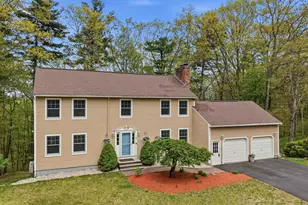 4 Royal Ct, Merrimack, NH 03054 - Photo 1