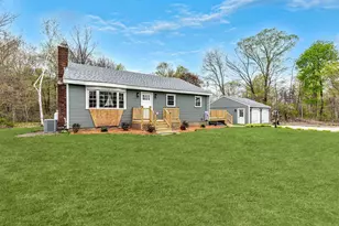 11 Merrimac Rd, Newton, NH 03858 - Photo 1