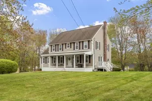 32 Amberwood Dr, Atkinson, NH 03811 - Photo 1