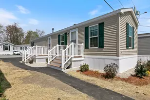 72 Brookwood Dr, Salem, NH 03079 - Photo 1