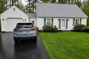 21 Harvest Dr, Hooksett, NH 03106 - Photo 1