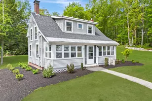 17 Blossom Rd, Plaistow, NH 03865 - Photo 1