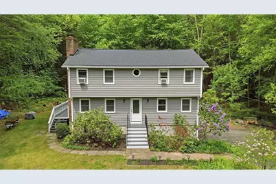 7 Hampshire Drive, Derry, NH 03038 - Photo 1