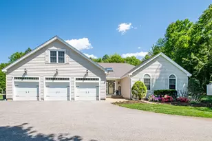 32 McIntosh Rd, Danville, NH 03819 - Photo 1
