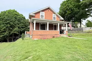 27 Columbus Cir, Newport, NH 03773 - Photo 1