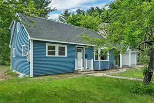 21 Lois St, Rochester, NH 03867 - Photo 1