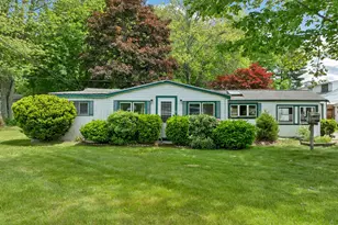 13 Elm St, Epping, NH 03042 - Photo 1