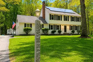 27 Winslow Farm Rd, Hudson, NH 03051 - Photo 1