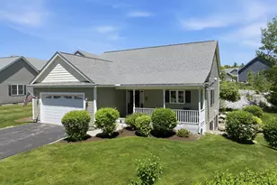 12 Thorn Hill Rd, Hooksett, NH 03106 - Photo 1