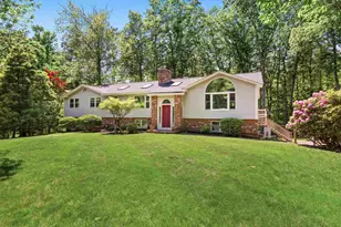 19 Wedgewood Dr, Londonderry, NH 03053 - Photo 1