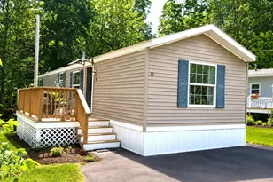 10 Hummingbird Ln, Raymond, NH 03077 - Photo 1