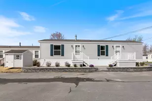 46 Brookwood Dr, Salem, NH 03079 - Photo 1