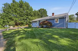 37 W Glenwood St, Nashua, NH 03060 - Photo 1