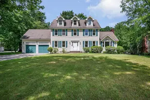 22 Greenfield Dr, Plaistow, NH 03865 - Photo 1