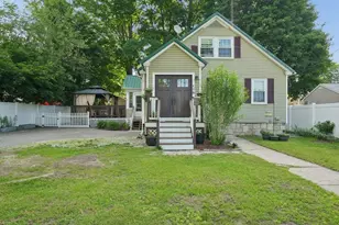 173 Mammoth Rd, Manchester, NH 03109 - Photo 1