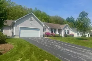 3 Mountain View Ct, Keene, NH 03431 - Photo 1