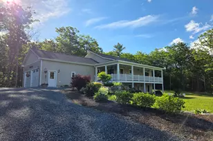 446 Edgemont Rd, Sunapee, NH 03782 - Photo 1