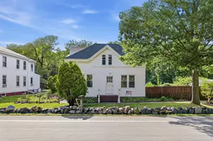 8 Newton Rd, Plaistow, NH 03865 - Photo 1
