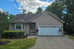 9 Hemlock Dr, Newton, NH 03858 - Photo 1
