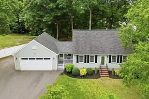 14 MacDonald Dr, Nashua, NH 03062 - Photo 1