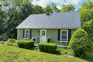 21 Spruce St, Laconia, NH 03246 - Photo 1