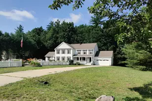 13 Snowdrop Ln, Litchfield, NH 03052 - Photo 1