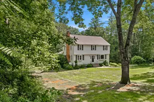 16 Williamsburg Dr, Amherst, NH 03031 - Photo 1