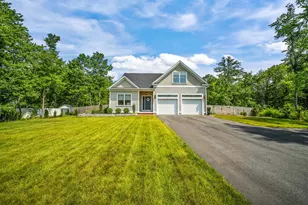 71 Signature Dr, Barrington, NH 03825 - Photo 1