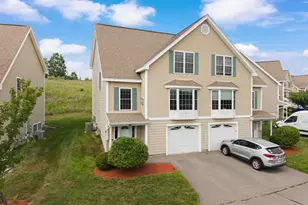 8 Canterberry Ct, Hudson, NH 03051 - Photo 1