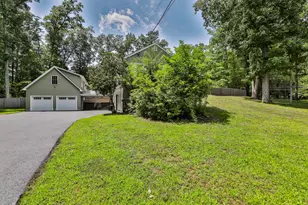 28 Beverlee Dr, Nashua, NH 03064 - Photo 1