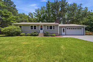17 Parker Dr, Nashua, NH 03062 - Photo 1