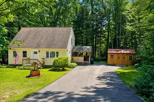 74 Myrtle St, Hillsboro, NH 03244 - Photo 1
