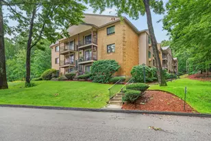 19 Country Club Dr, Manchester, NH 03102 - Photo 1