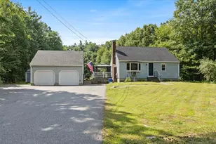 14 Higgins Ave, Sandown, NH 03873 - Photo 1