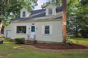 22 Oak St, Rochester, NH 03839 - Photo 1