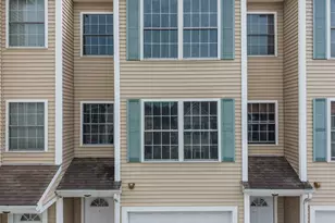 9 Tammy Ct, Hudson, NH 03051 - Photo 1
