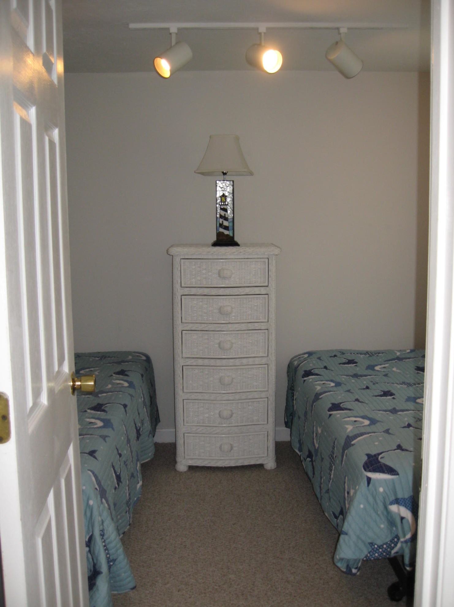 160 Bch Rd, Orleans MA 02653-2741 exterior