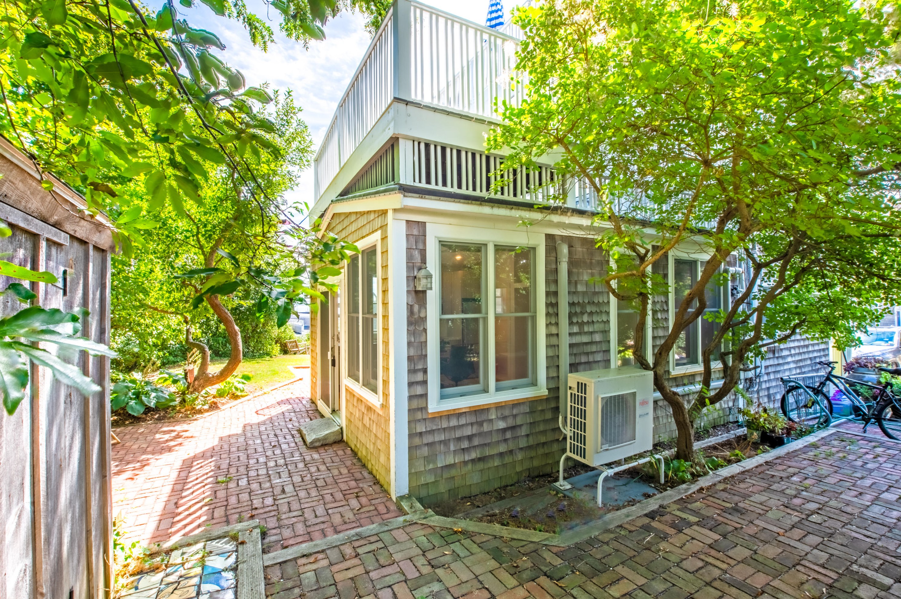 3 Carver St, Provincetown MA 02657-2112 exterior