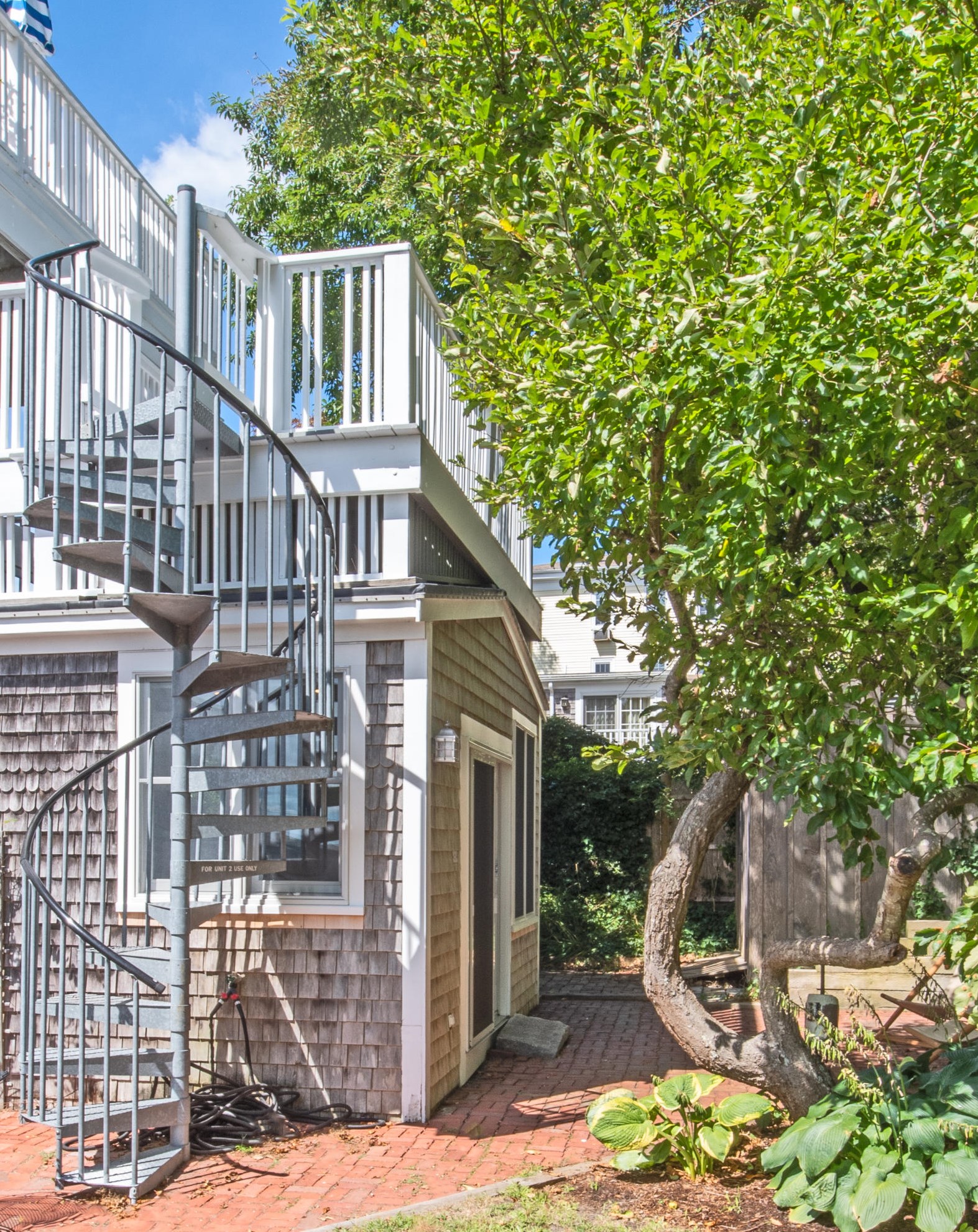 3 Carver St, Provincetown MA 02657-2112 exterior