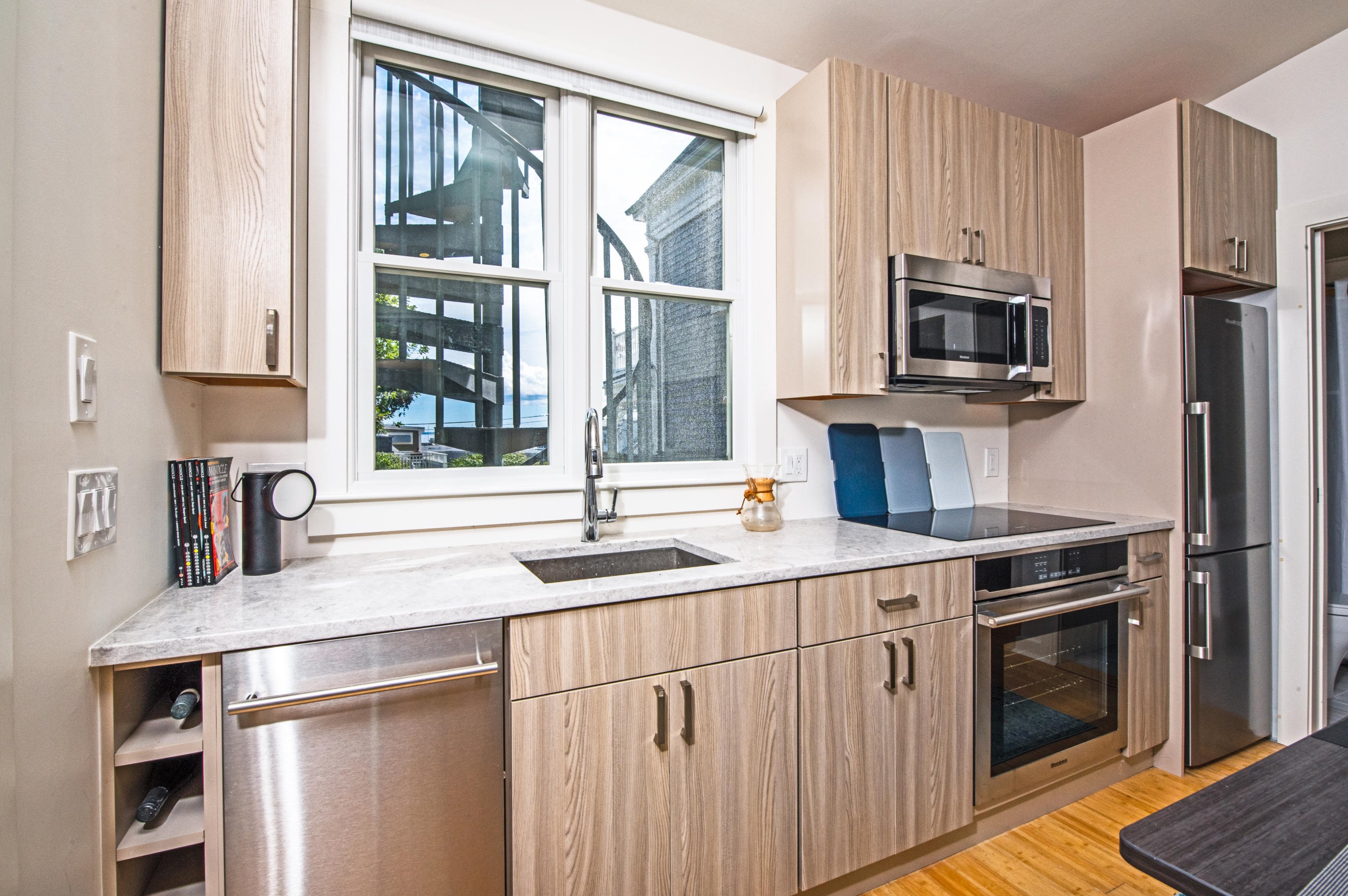 3 Carver St, Provincetown MA 02657-2112 exterior