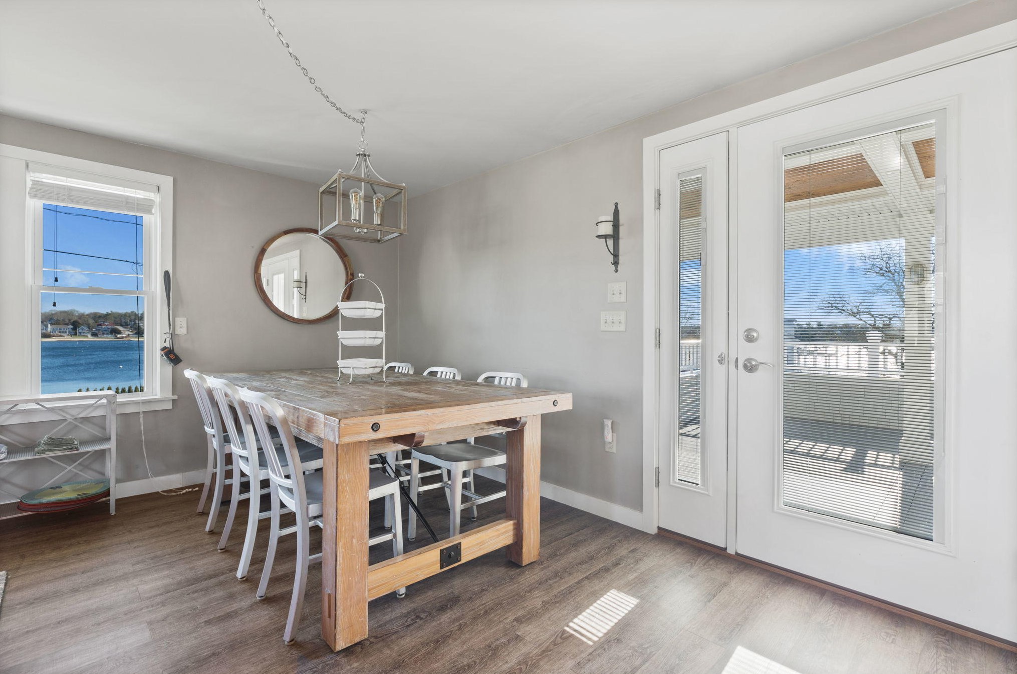 597 Circuit Ave, Bourne MA 02559-2031 exterior