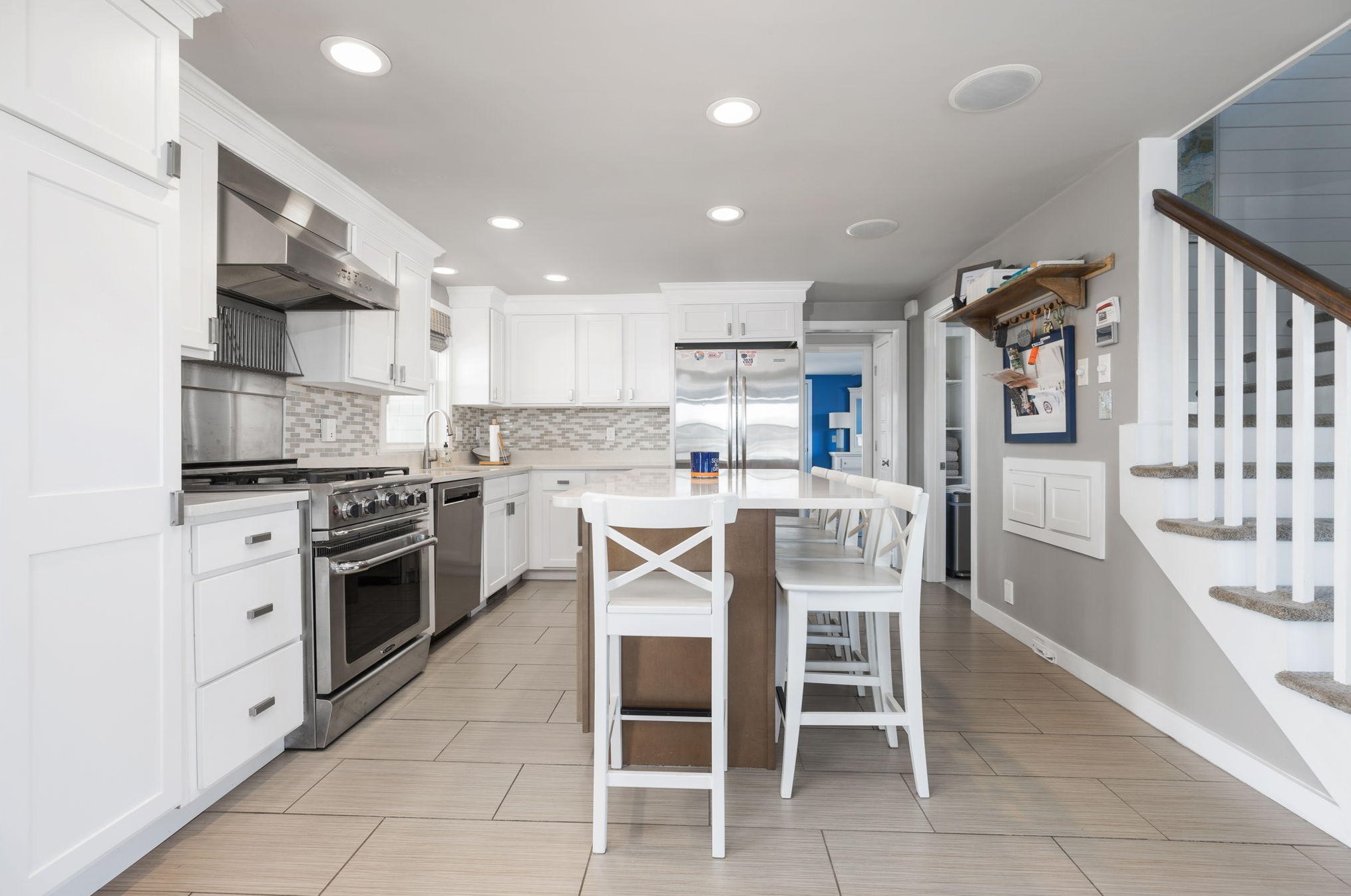 597 Circuit Ave, Bourne MA 02559-2031 exterior