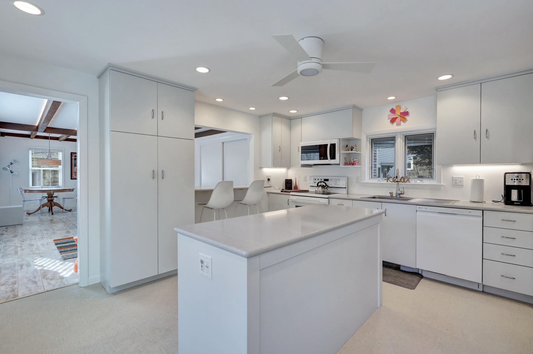 480 Commercial St, Provincetown MA 02657-1912 exterior