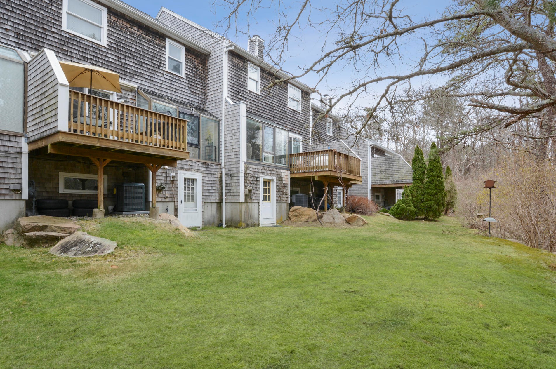 21 Hbr Hl Dr, Bourne MA 02532-3880 exterior