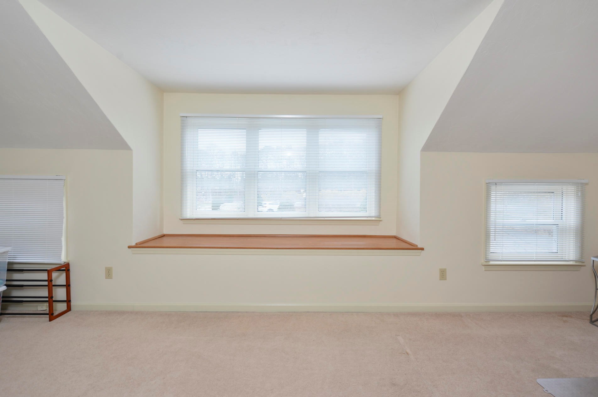 21 Hbr Hl Dr, Bourne MA 02532-3880 exterior