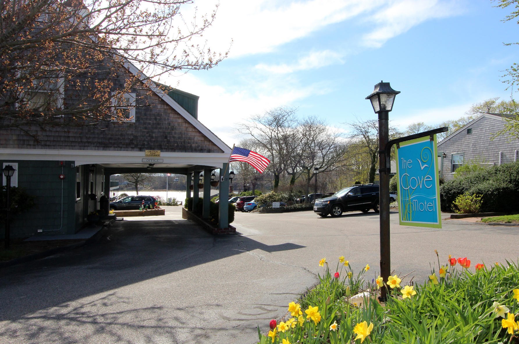 13 Orleans Rd, Orleans MA 02653-4012 exterior