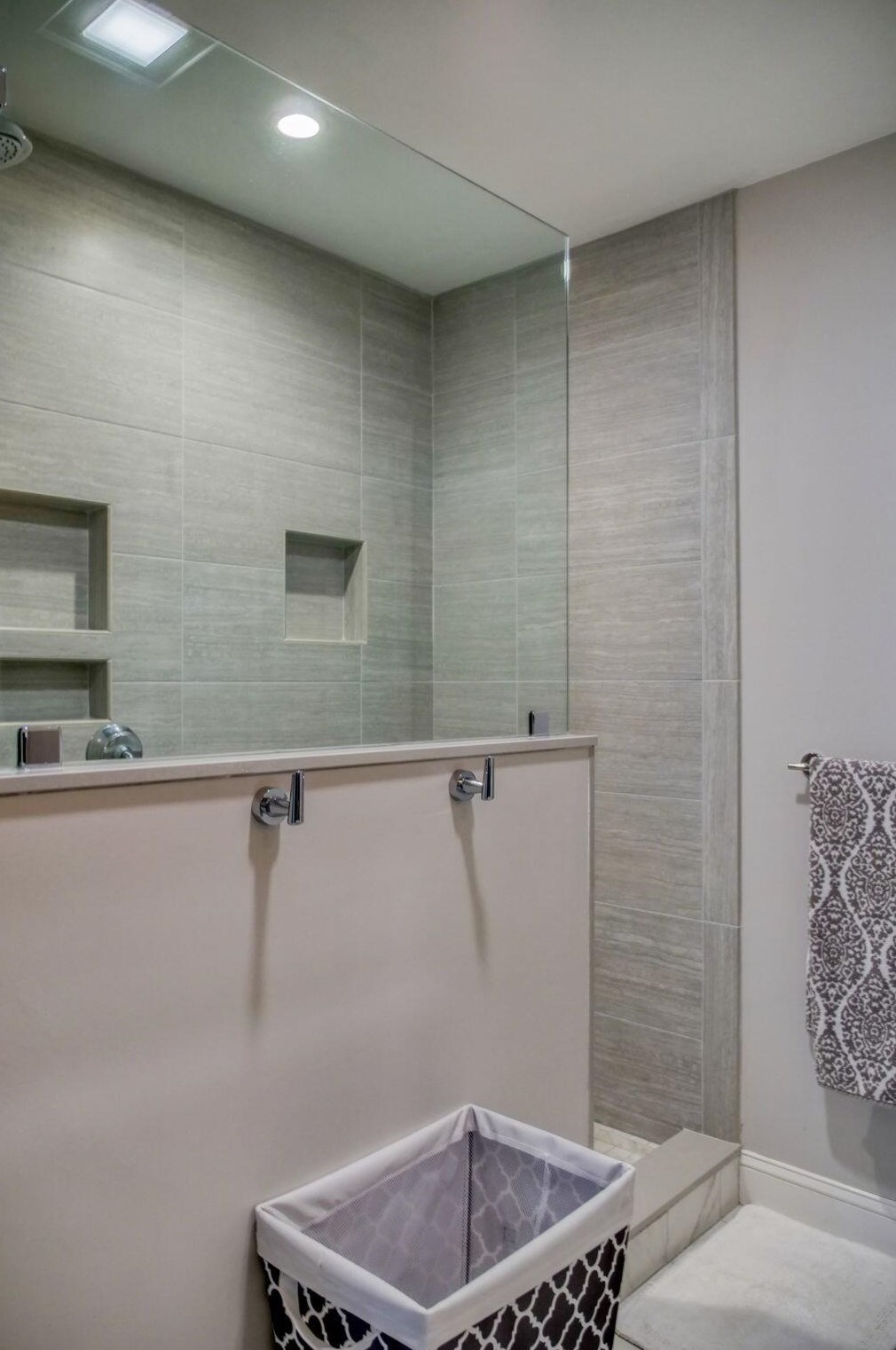 12 Blue Mdw Ct, Bourne MA 02532-8343 exterior