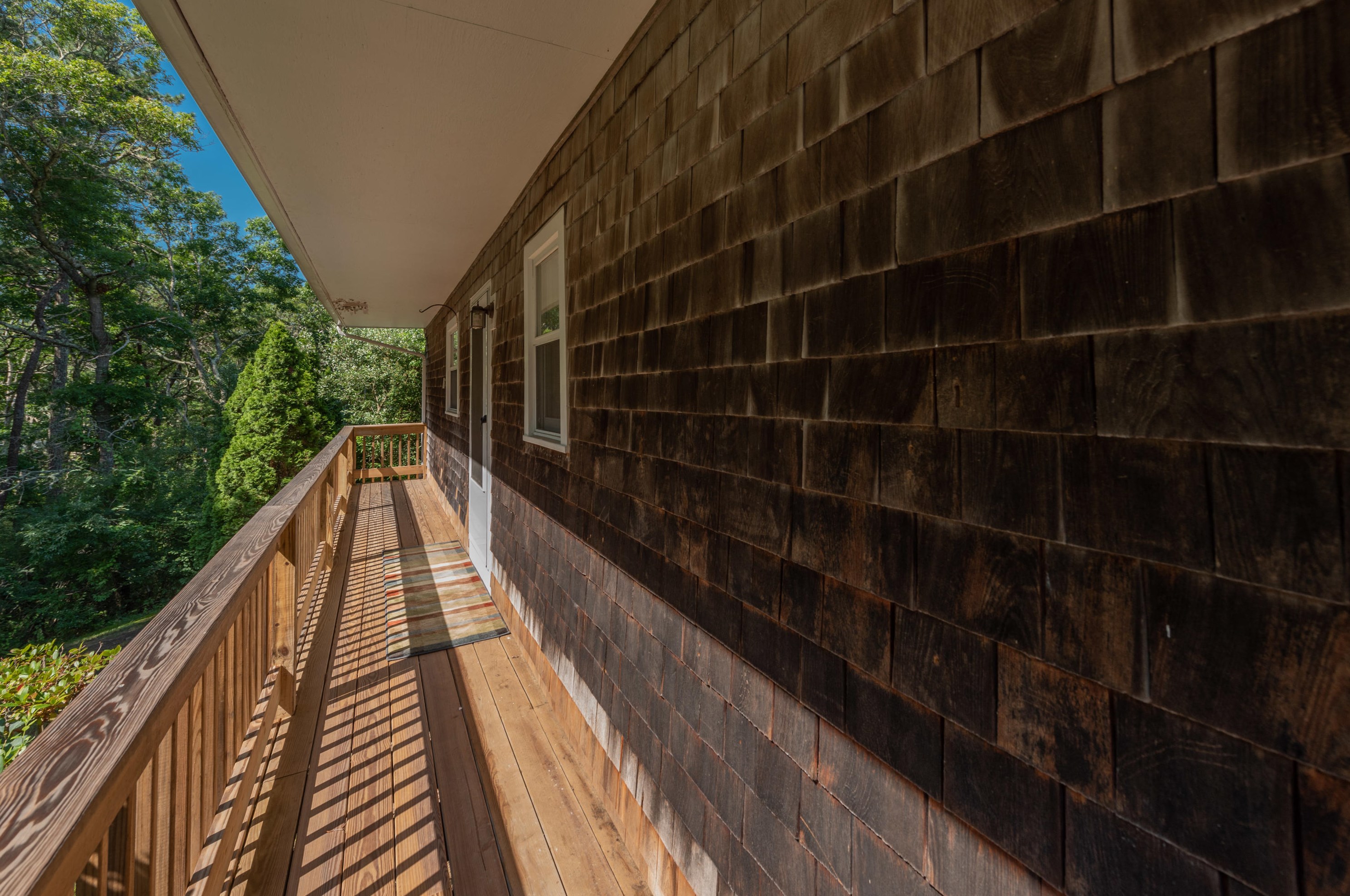 24 Hbr Hl Dr, Bourne MA 02532-3880 exterior